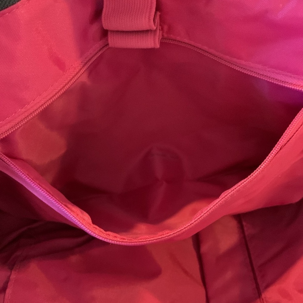 Baggallini Womens Gray Bag. Inside is Barbie Pink! Very roomy&clean. - Picture 12 of 14